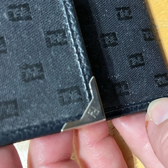 FENDI VINTAGE BI-FOLD WALLET - Picture 3 of 10